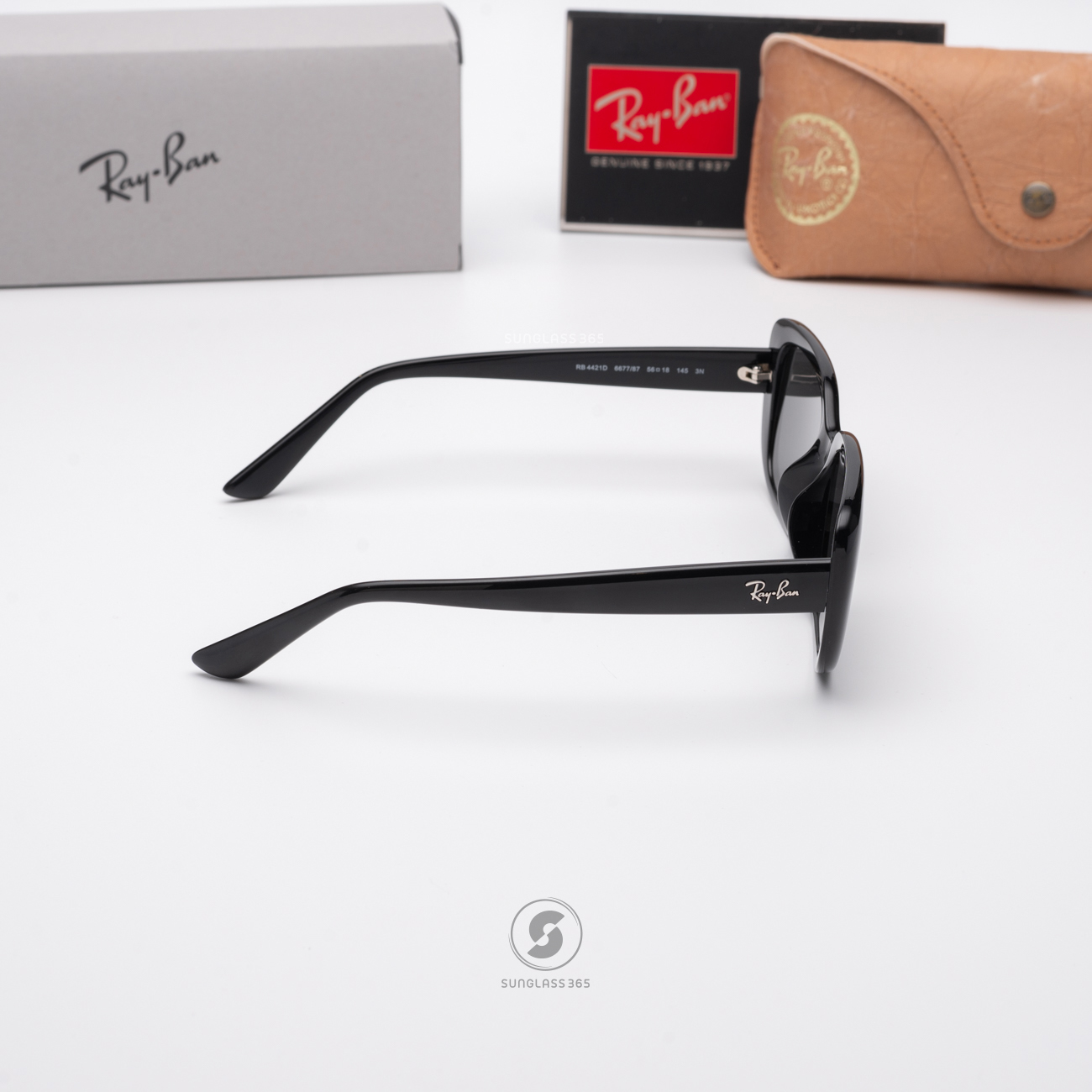แว่นกันแดด Ray-Ban RB4421D 667787 Black / Dark Grey