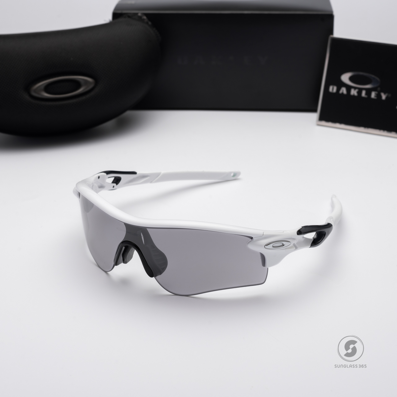 Oakley OO9206-69 RADARLOCK PATH Polished White Clear Photoch