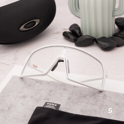 OAKLEY OO9406A-34 Sutro(A) Matte White Photochromic