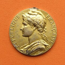 เหรียญที่ระลึก กระทรวงแรงงาน ประเทศฝรั่งเศส ปี 1975 เหรียญชุบทอง ขนาด 2.6 เซน