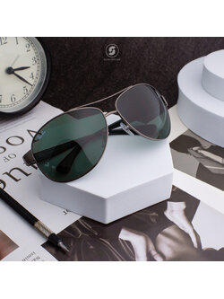 Ray Ban RB3386 004/9A gunmetal/Green polarized lens Aviator