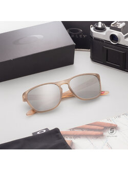 OAKLEY MANORBURN OO9479-17 Transparent Brown Polarized