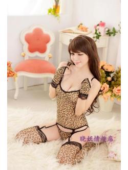 ชุดชั้นในเซทลายเสือสุดเซ็กซี่ มาพร้อมถุงน่อง และถุงมือ