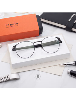 กรอบแว่น IC BERLIN James C. Black