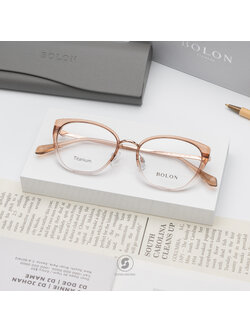 แว่นสายตา BOLON รุ่น Madrid BA6023 B29 Transparent Brown / Rose Gold