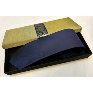 เนคไทผ้าไหมแท้ทอมือ ตัดเย็บปราณีต งานเนี้ยบ สีคลาสสิก พร้อมกล่อง ราคาจับต้องได้