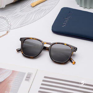 แว่นกันแดด Le Specs LSP2202473 No Biggie Tokyo Tort