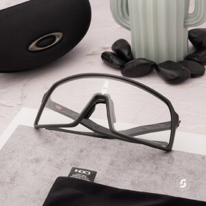 OAKLEY OO9406A-33 Sutro(A) Matte Black Photochromic