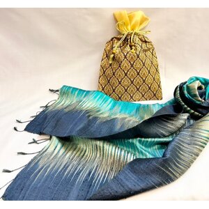 ผ้าคลุมไหล่ไหมแท้ ลายน้ำไหลซิกแซกโมเดิร์นๆ พร้อมถุงผ้าลายไทย