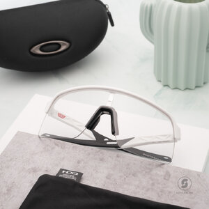 OAKLEY OO9463A-19 Sutro Lite(A) Matte White Clear Photochromic