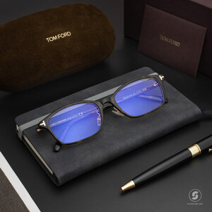 กรอบแว่น TOM FORD TF5647 052
