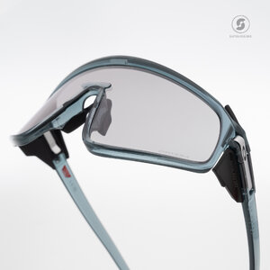 OAKLEY LATCH PANEL OO9404-13 Crystal Black Prizm Slate