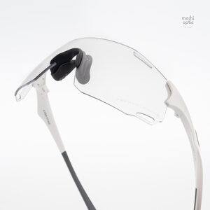 Oakley OO9513D-01 Cybr Dyno Matte White Clear to Black Iridium Photochromic