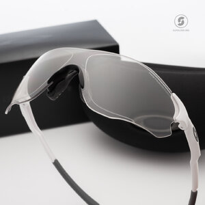 Oakley OO9313-06 EVZERO PATH Matte White Photochromic