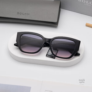 แว่นกันแดด BOLON รุ่น BL3209 Petra A13 Shiny Black