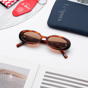 แว่นกันแดด Le Specs LSP2452396 Outta Love Toffee Tort Polarized