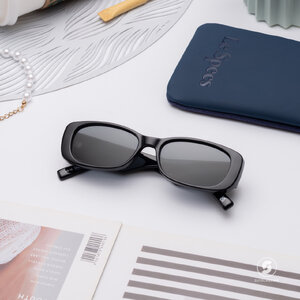 แว่นกันแดด Le Specs LSP1902078 Unreal! Black
