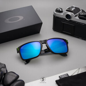 Oakley OO9244-57 Holbrook Polished Black Prizm Sapphire