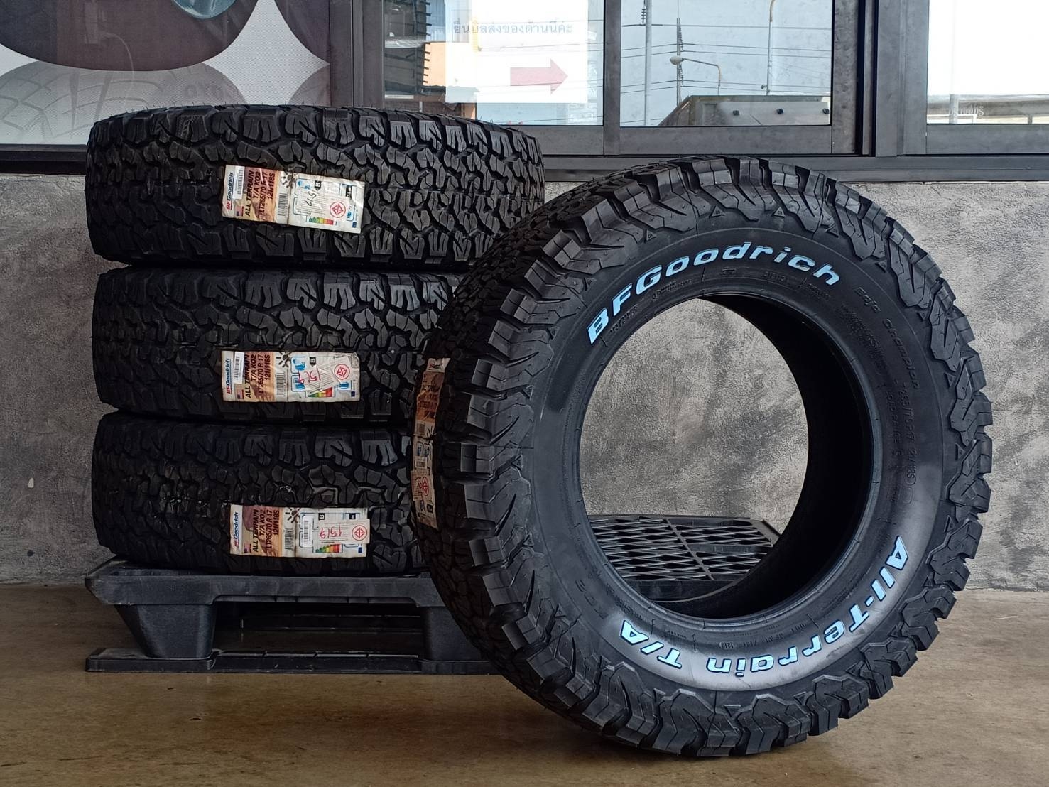 BF-GOODRICH 265/70R17 ALL TERRAIN T/A KO2