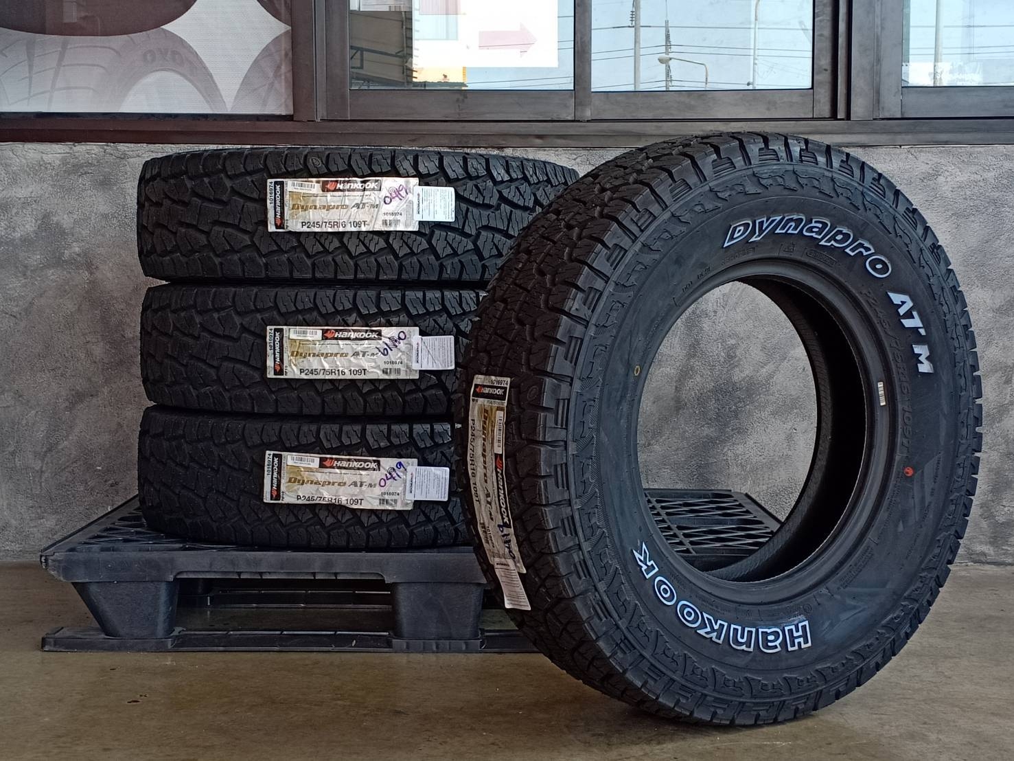 HANKOOK 245/75R16 DYNAPRO AT-Mต้องการส่วนลดราคาพิเศษ กรุณาสอบถาม