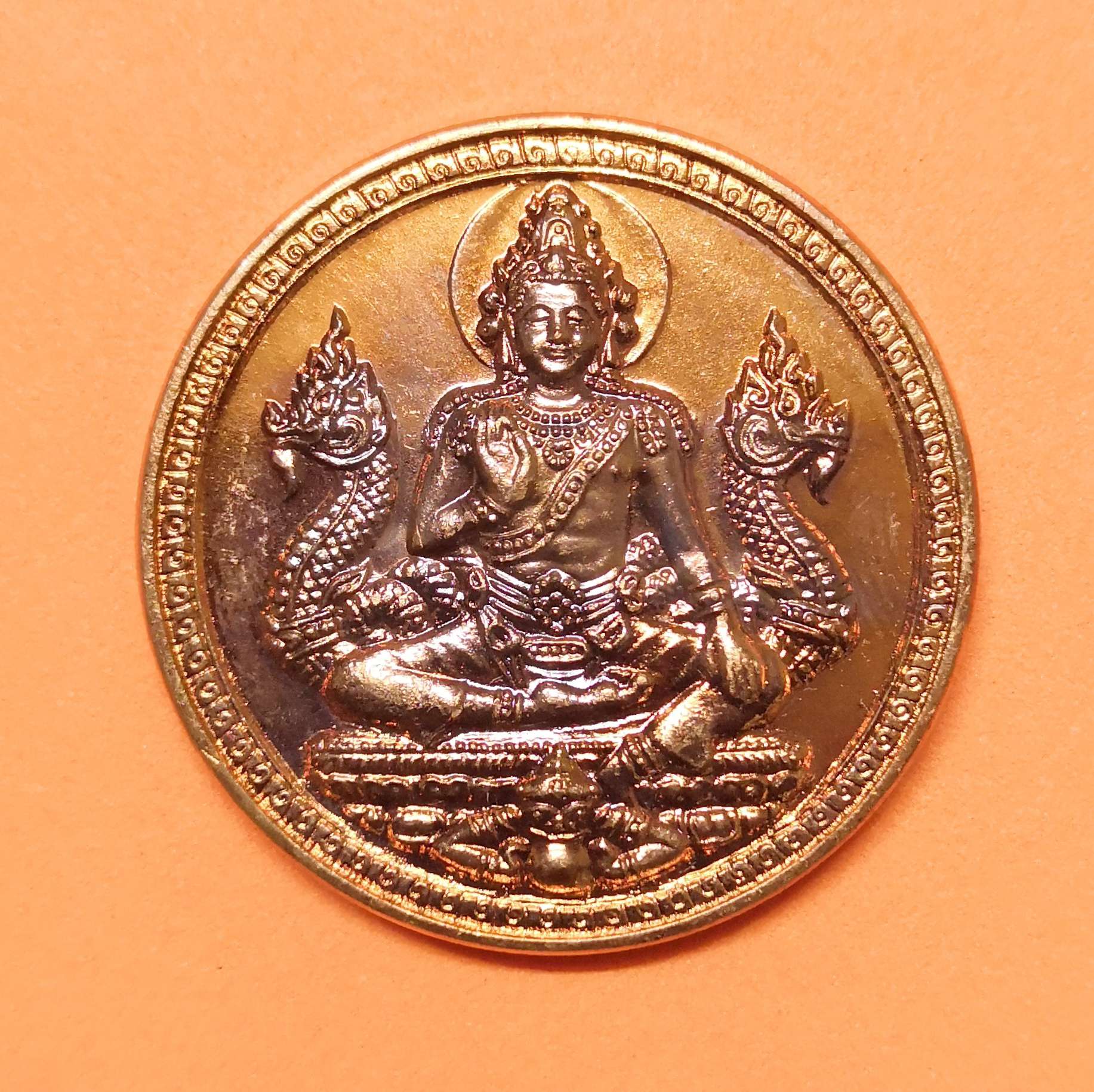 เหรียญ จตุคามรามเทพ หลัง เจ้าพระยาสุรศักดิ์มนตรี รุ่นบารมีเหนือฟ้า ปี 2550 เนื้อทองแดง ขนาด 3.3 เซน พร้อมกล่องเดิม