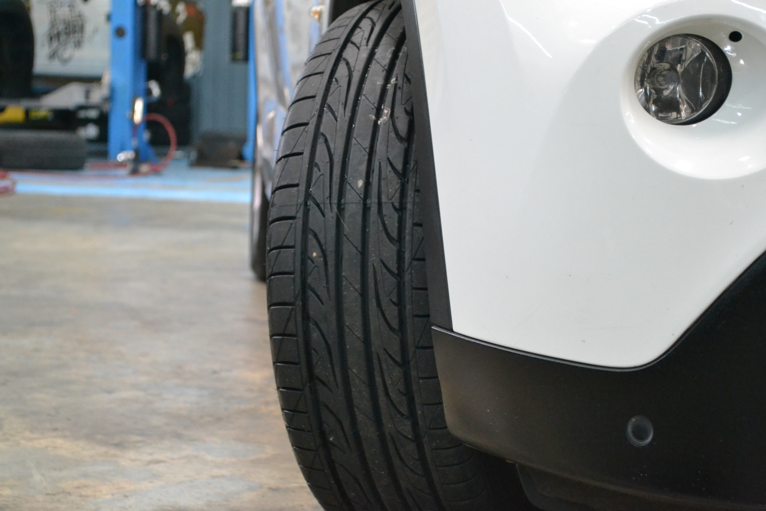 ยางใหม่ DUNLOP LM704 225/50-17 โปรโมชั่น ซื้อ2แถม2