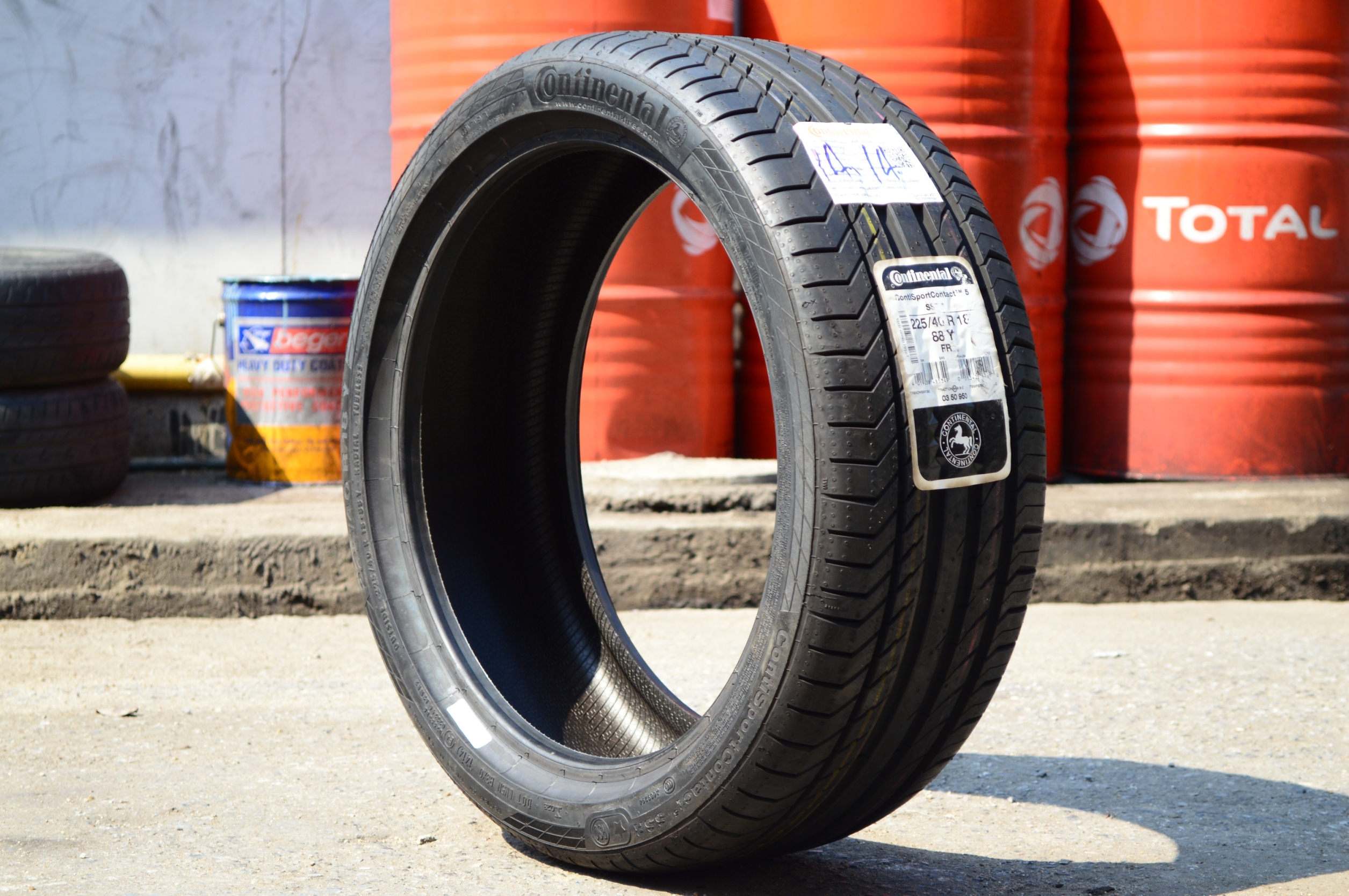 CONTINENTAL CONTACT5 RFT 225/40-18 เส้น 6800 ปกติ 14500