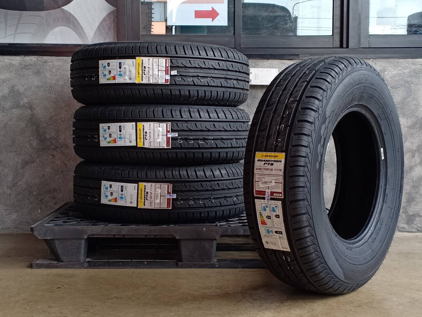 DUNLOP 245/70R16 GRANDTREK PT3 ต้องการส่วนลดราคาพิเศษ กรุณาสอบถาม