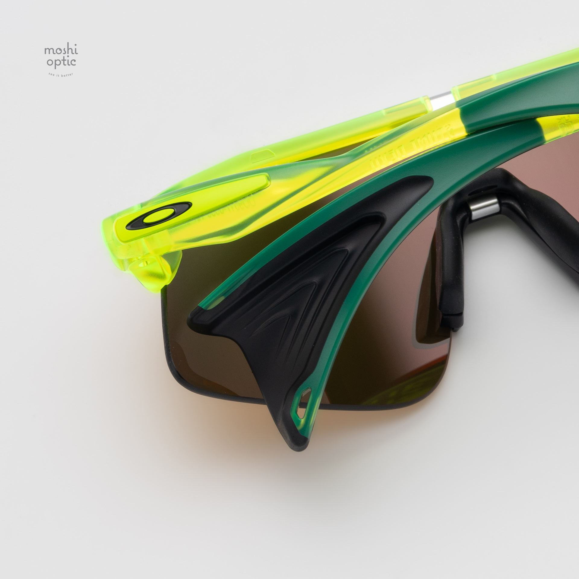 OAKLEY STUNT DEVIL OO9517-03 Matte Uranium Prizm Ruby