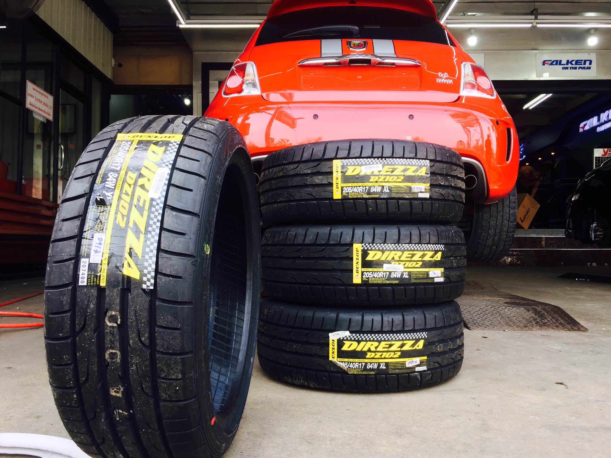 ยางใหม่ DUNLOP DZ102 205/40-17 เส้น 3250 ปกติ 4000 บาท