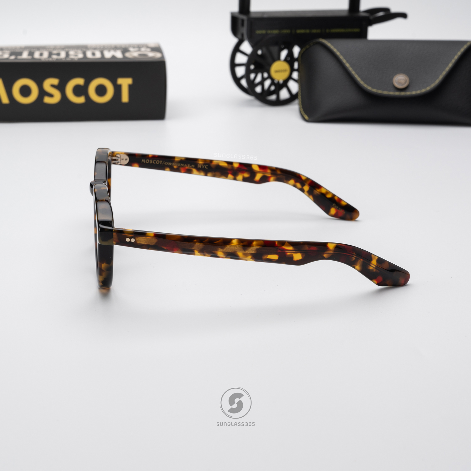 แว่นสายตา Moscot Dahven Tortoise