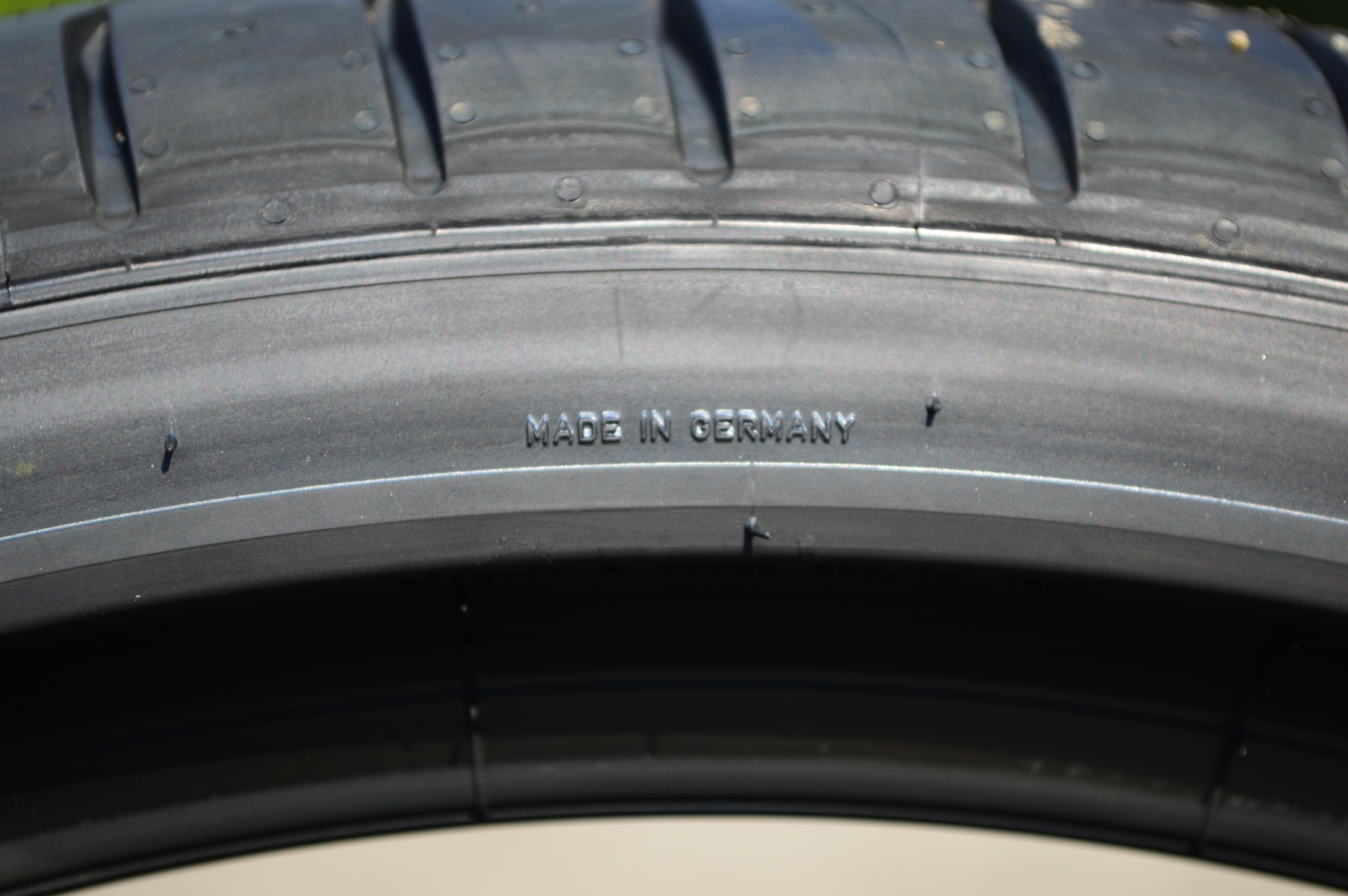 PIRELLI PZERO RFT 245/35-20 เส้น 14500 ปกติ 21000