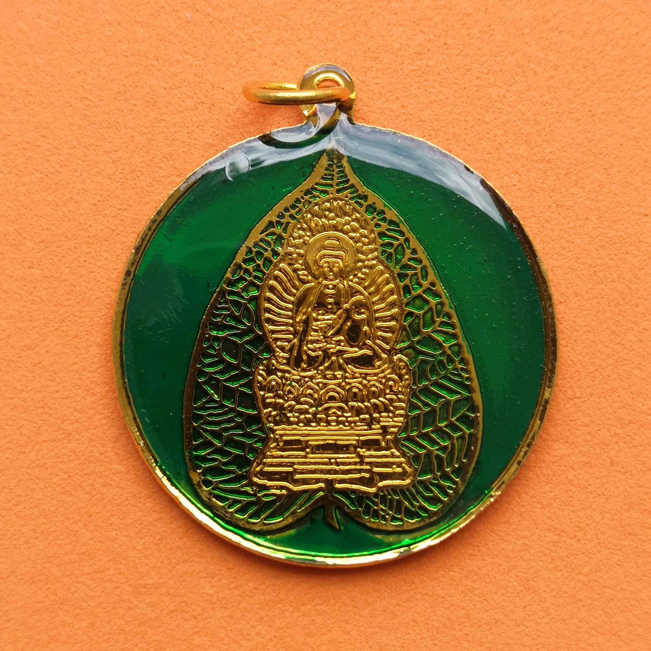 จี้เหรียญ พระโพธิสัตว์ บ้านบุญกฤติรักษ์ พศ 2540 กะไหล่ทองเคลือบ ขนาด 2.9 เซน พร้อมตลับเดิม