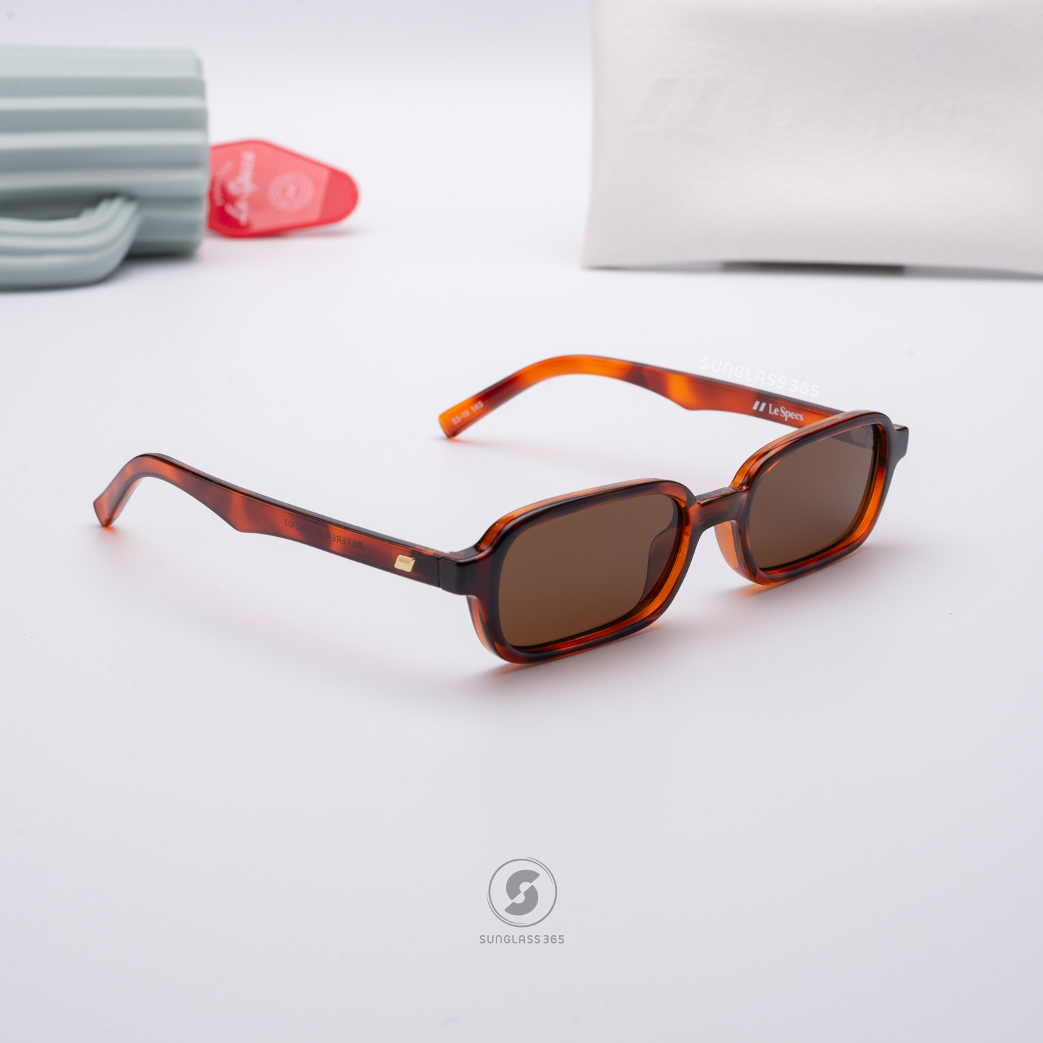 แว่นกันแดด Le Specs LSP2352103 PILFERER Toffee Tort