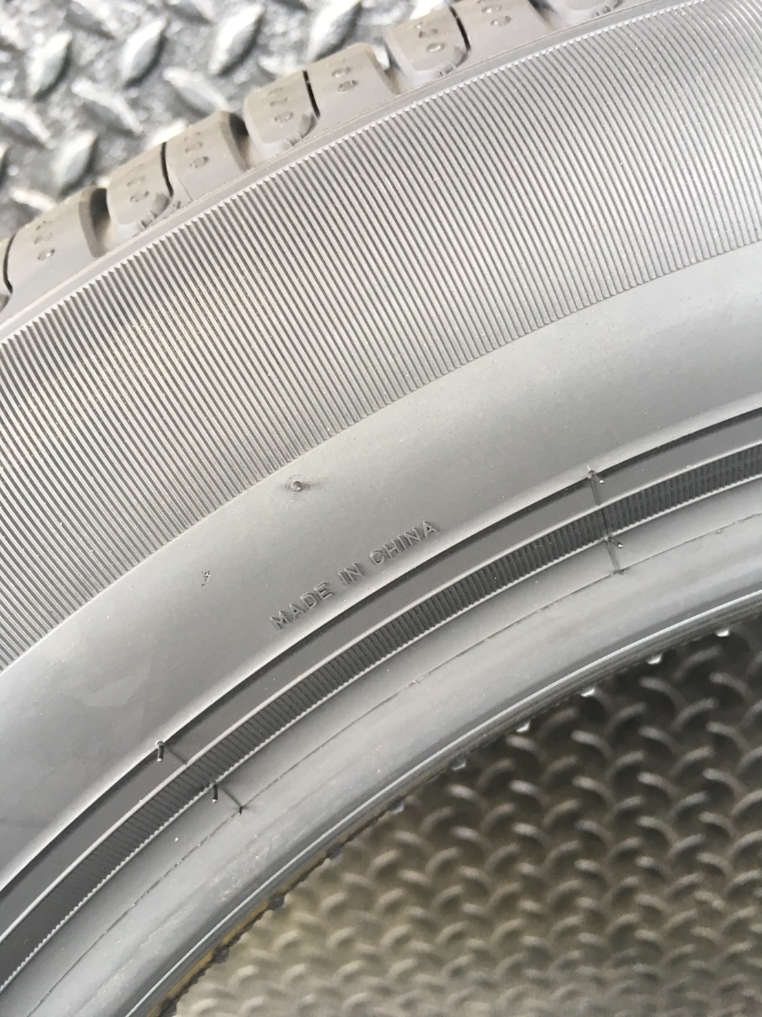 PIRELLI CINTURATO P7 225/50-17 ซื้อ2แถม2