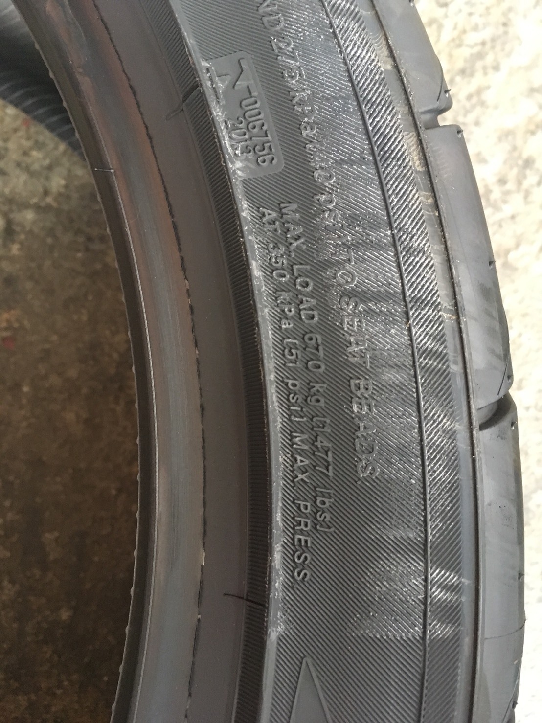 YOKOHAMA AD08R 245-40-19 มีของเลย