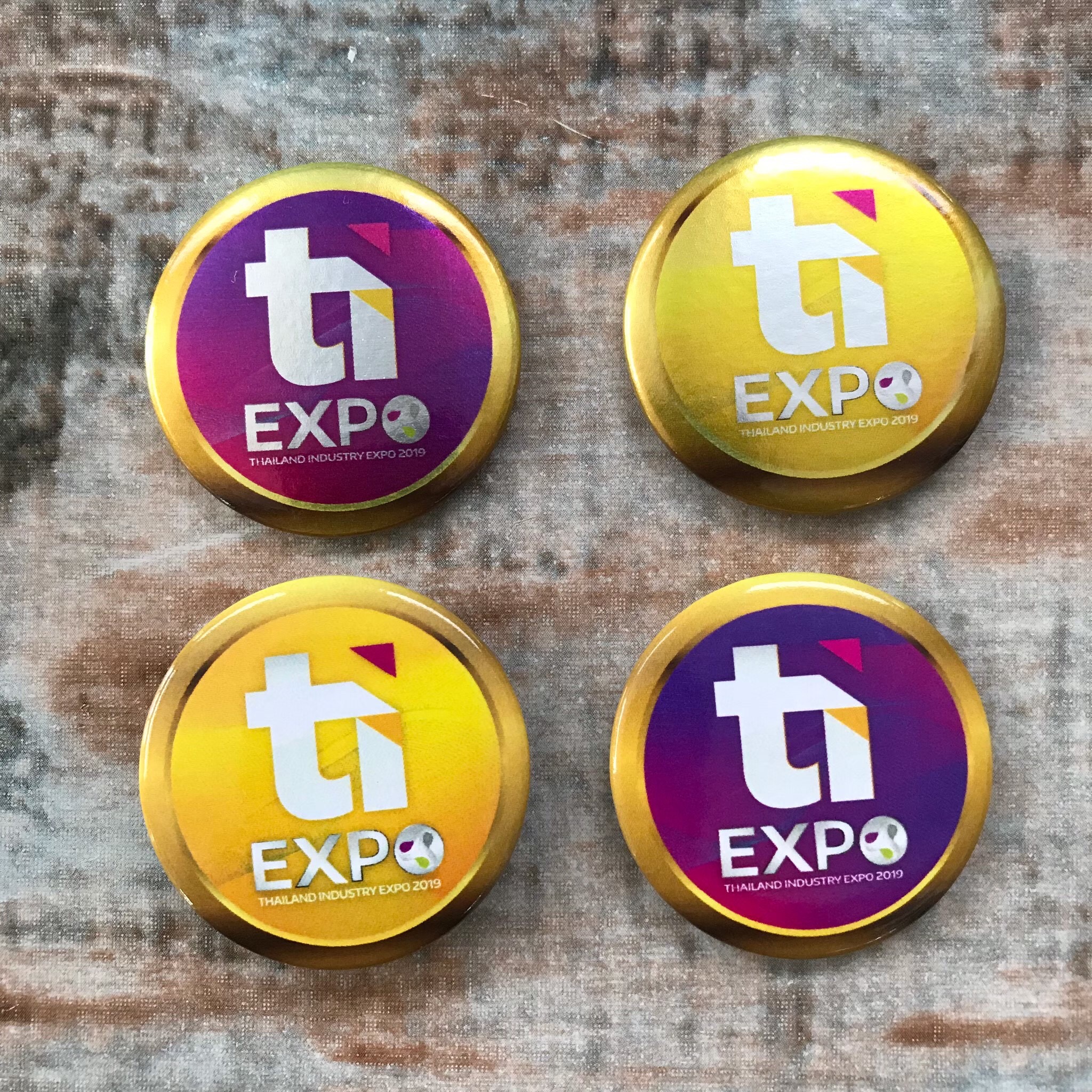 เข็มกลัด รับทําเข็มกลัด สีทอง สีเงิน สีทองแดง ผลิตเข็มกลัดด่วน รับทํเข็มกลัดพรีเมี่ยม