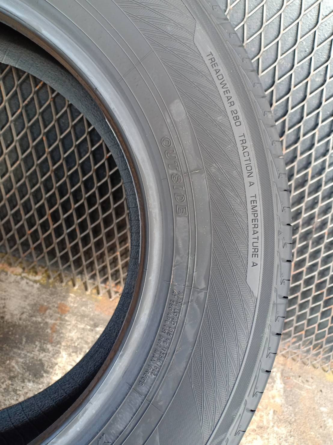 YOKOHAMA V552 195/65-15 ปี19 ราคาส่ง