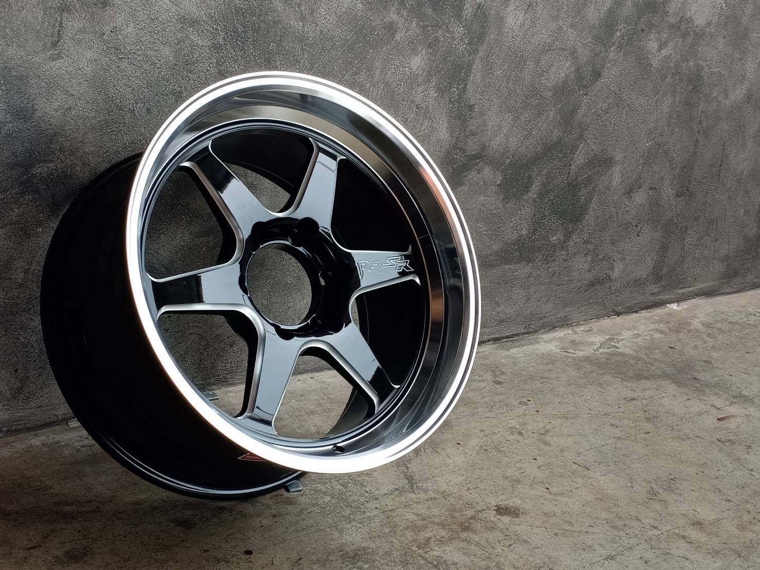 ล้อแม็กซ์ PREDATOR PD-32 P-1SR ขอบ18นิ้ว