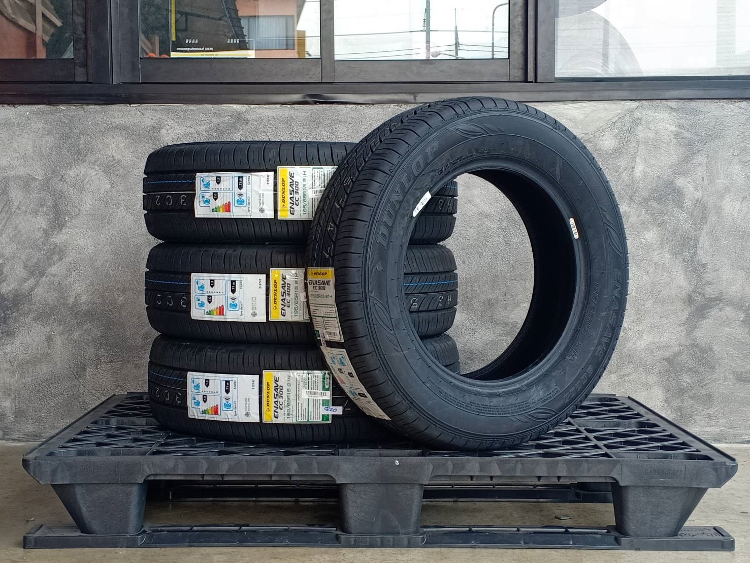 DUNLOP 195/65R15 ENASAVE EC 300 91H MADE IN THAILAND