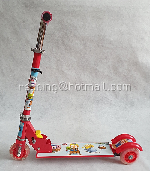 สกู๊ตเตอร์อลูมิเนียม 3 ล้อมีไฟพับได้ ลายเพนกวินน้อยโปโรโร่ PORORO The Little Penguin Folding Aluminium Scooter