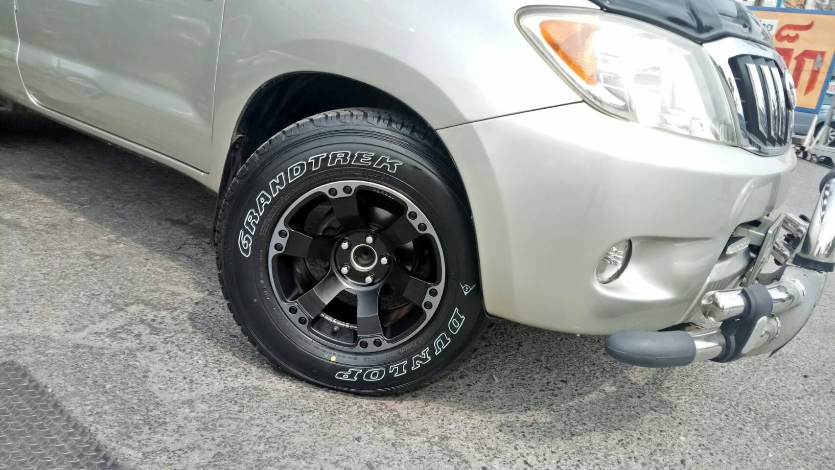 PARODI ROAR ขอบ16 5รู114.3 ใส่ วีโก้