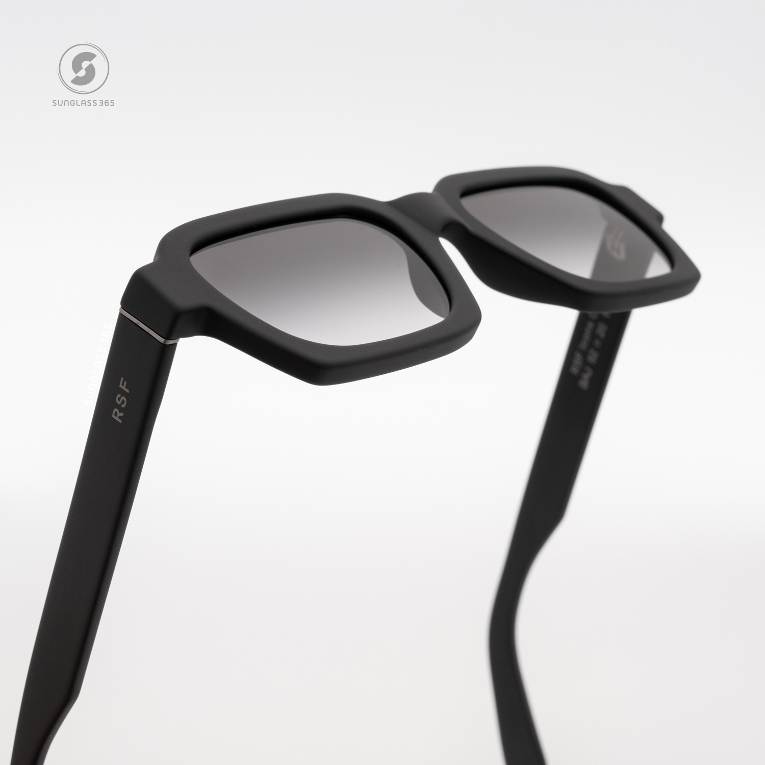 แว่นกันแดด SUPER SP BAJ Caro Limited Edition Black P04