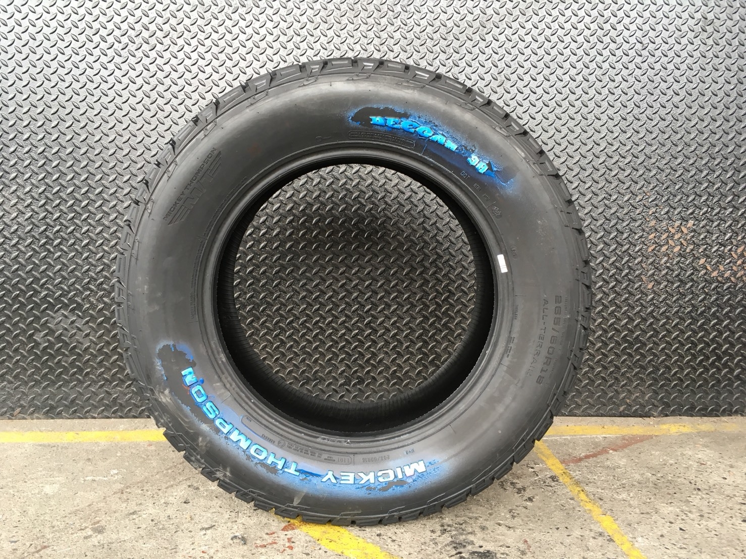 MICKEY THOMPSON DEEGAN 38 AT 265-60-18 ราคาถูก มาใหม่