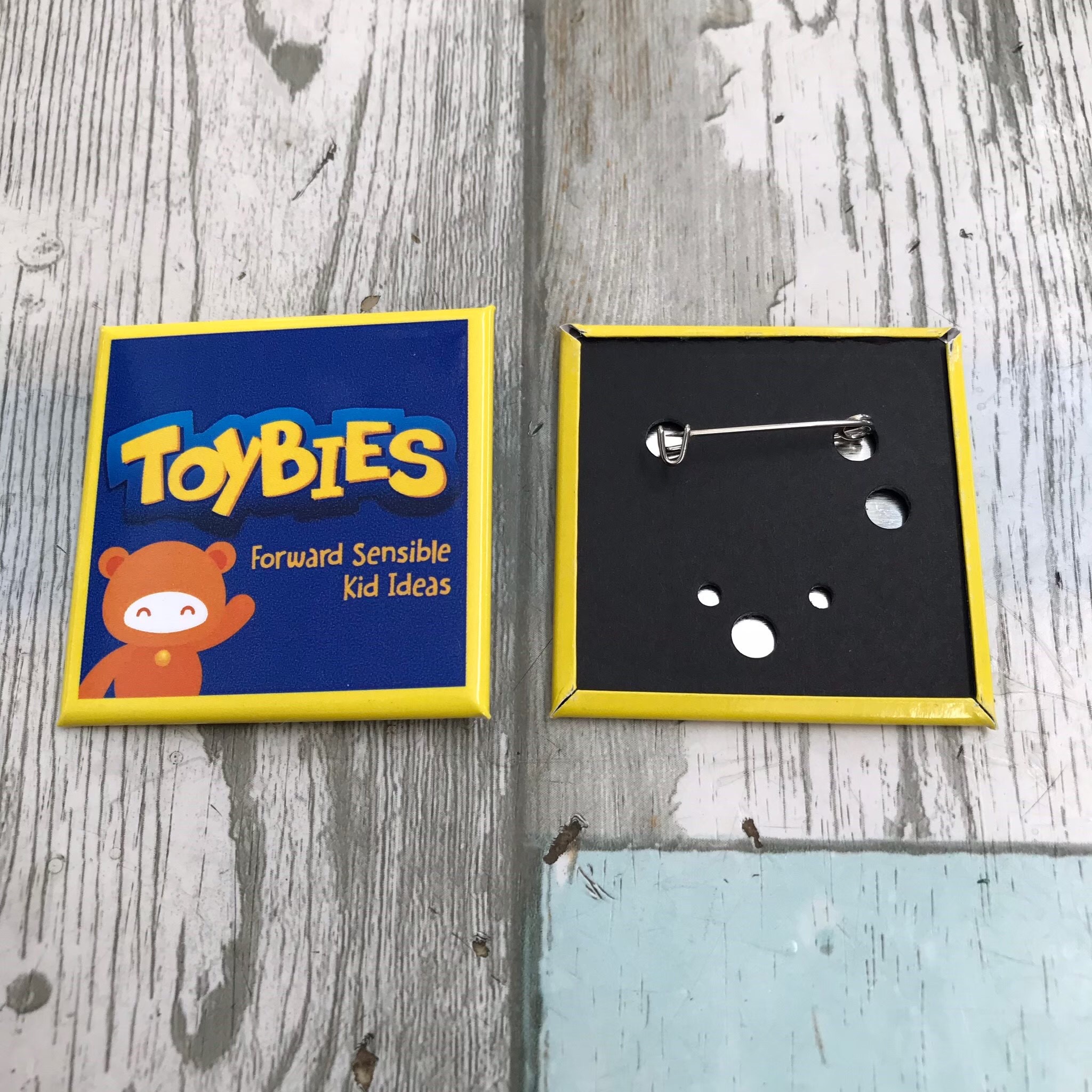 เข็มกลัดสี่เหลี่ยมจัตุรัส รับทําเข็มกลัดสี่เหลี่ยม