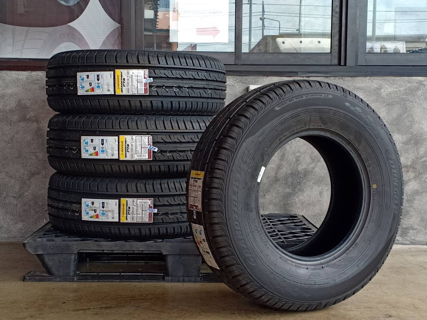 DUNLOP 265/70R16 GRANDTREK PT3 112H MADE IN THAILAND