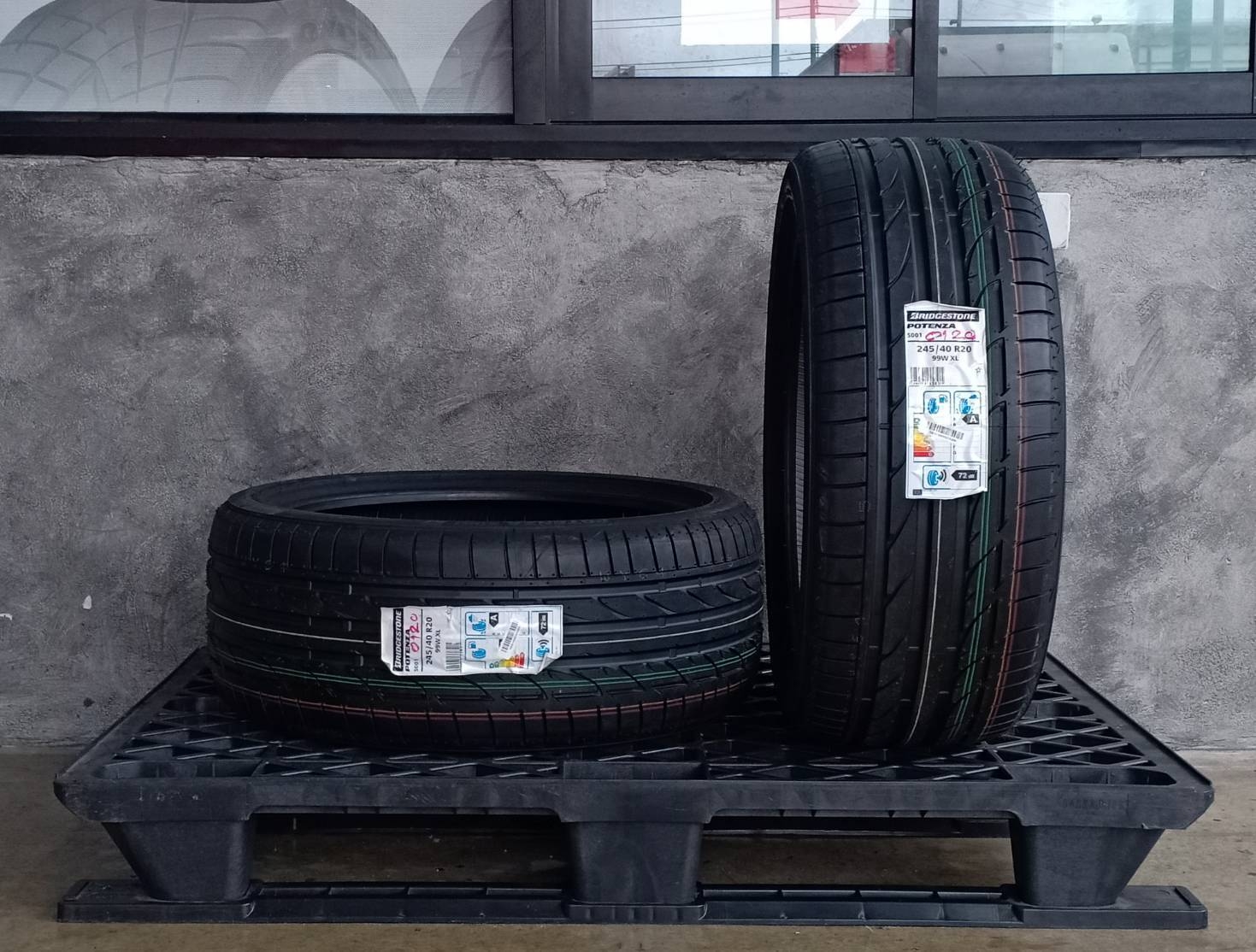ยางสำหรับ BMW I8 BRIDGESTONE S001 215/45-20