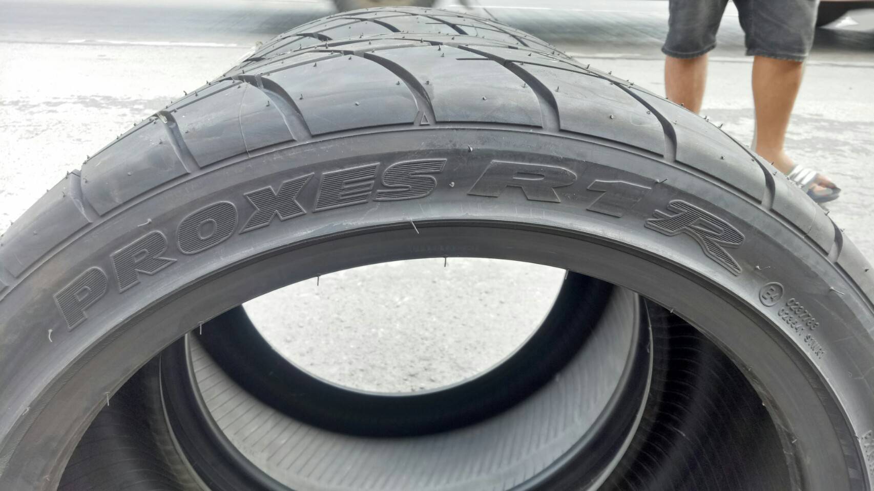ยางใหม่ ลดราคา TOYO R1R 265/35-18 เส้น 7800 ปกติ 12000