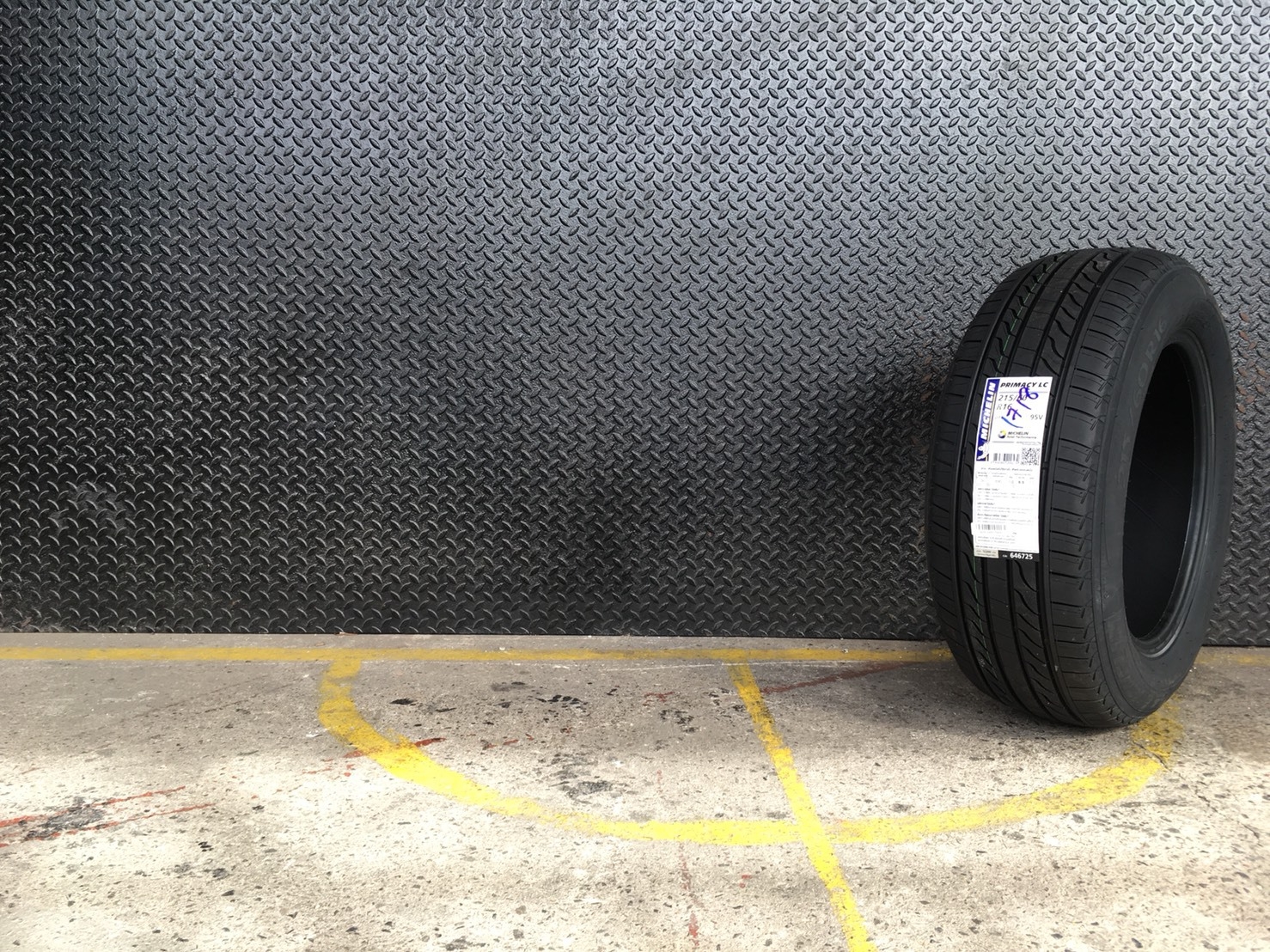 MICHELIN PRIMACY LC 215-60-16 เส้น 3750 ปี 18 ปกติ 4900