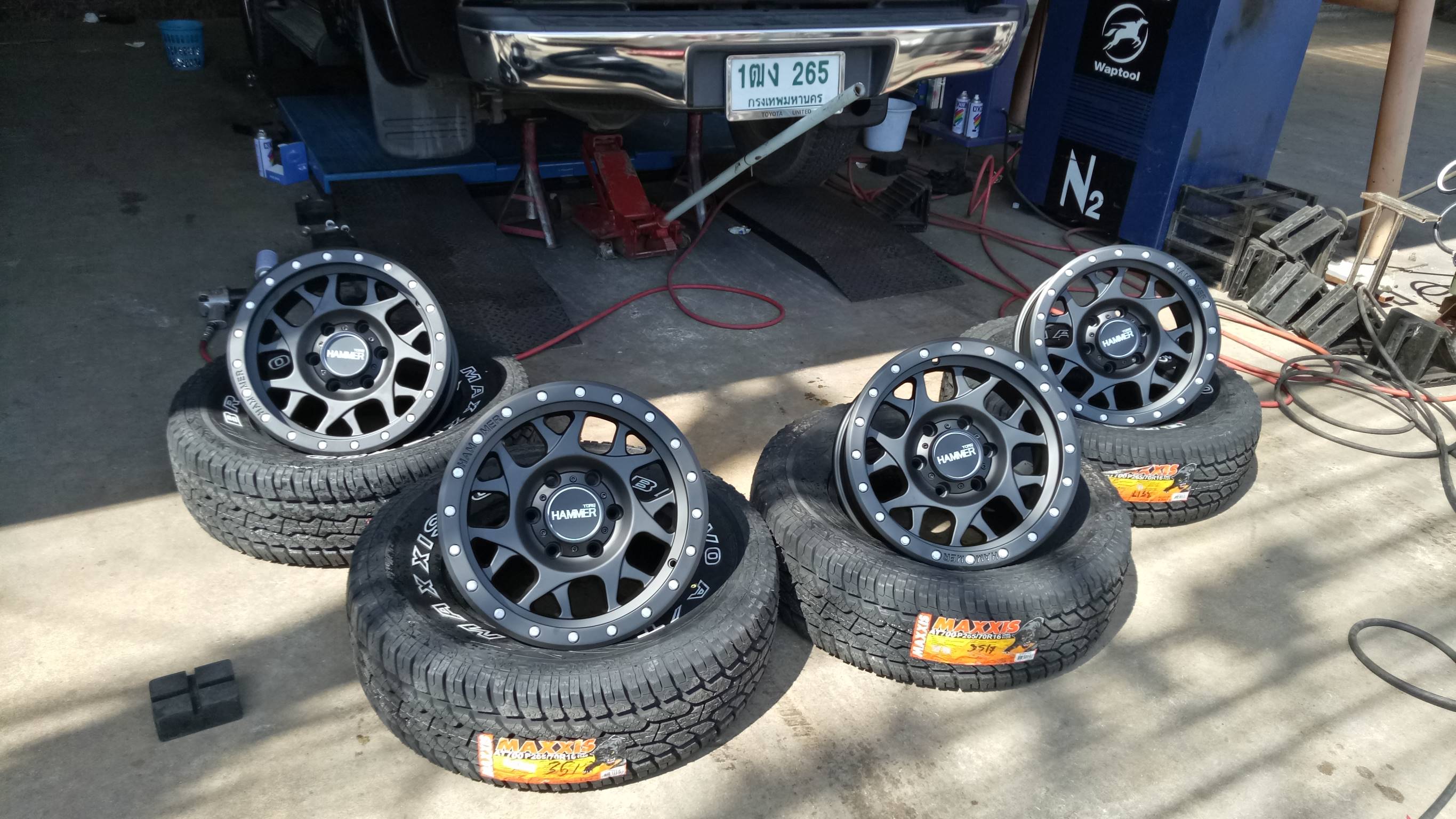 HAMMER HM3 ขอบ16 ยาง MAXXIS AT700 265/70-16 ราคาพิเศษ